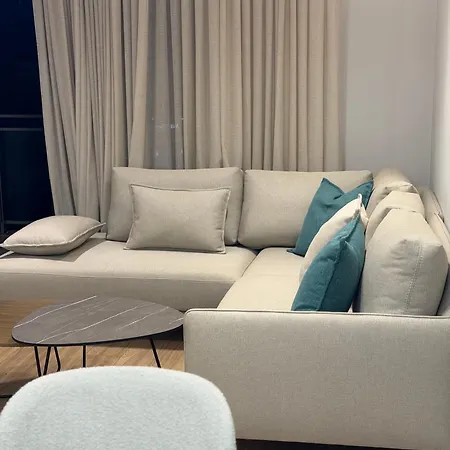 Gold Square Apartment *